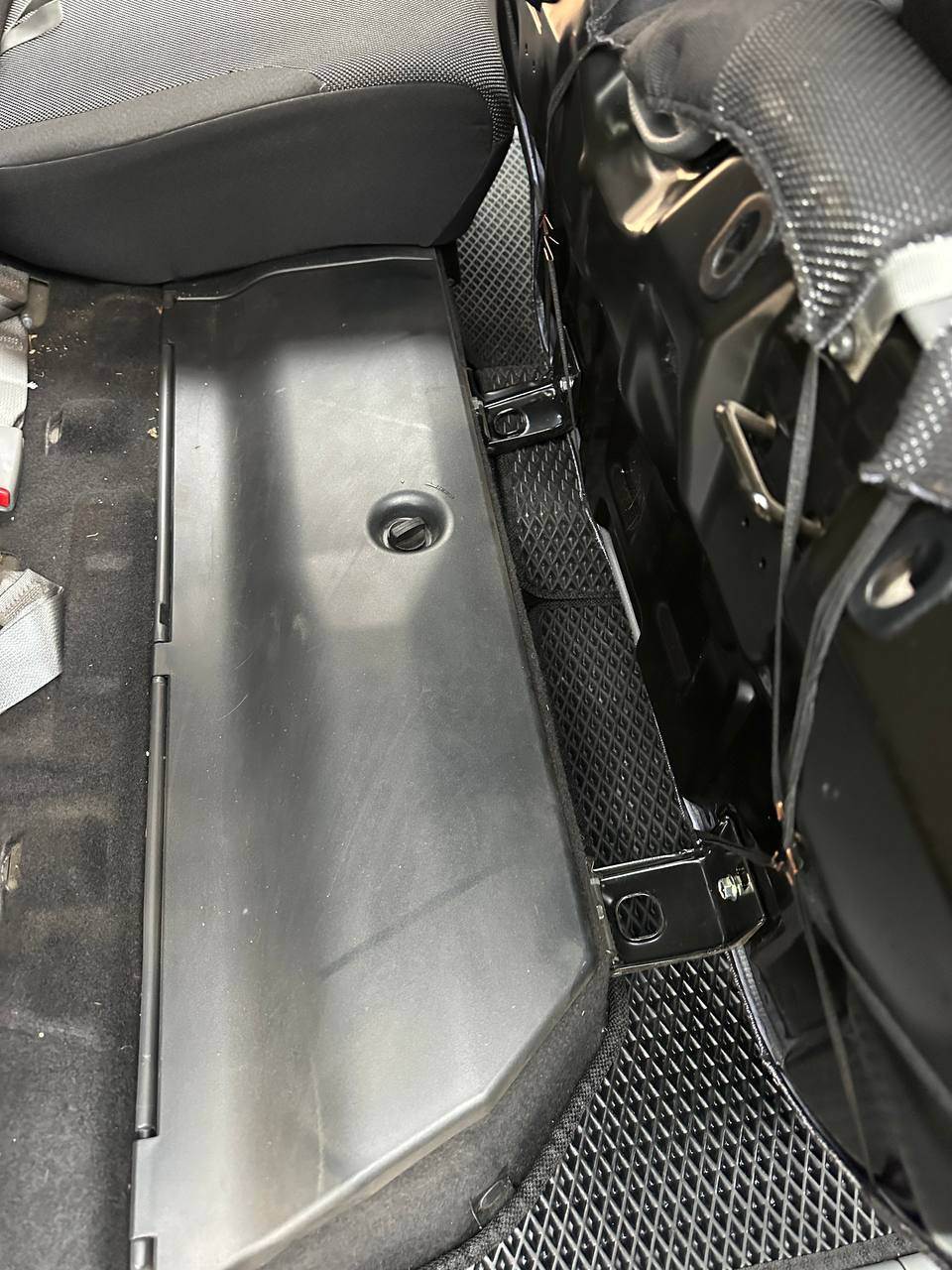 Toyota Tacoma - фото 23