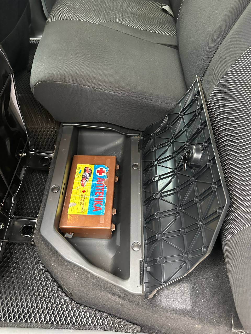 Toyota Tacoma - фото 25