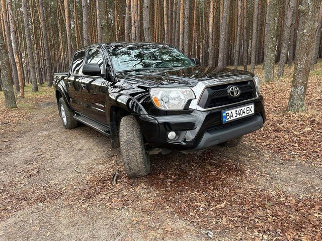 Toyota Tacoma - зображення 1