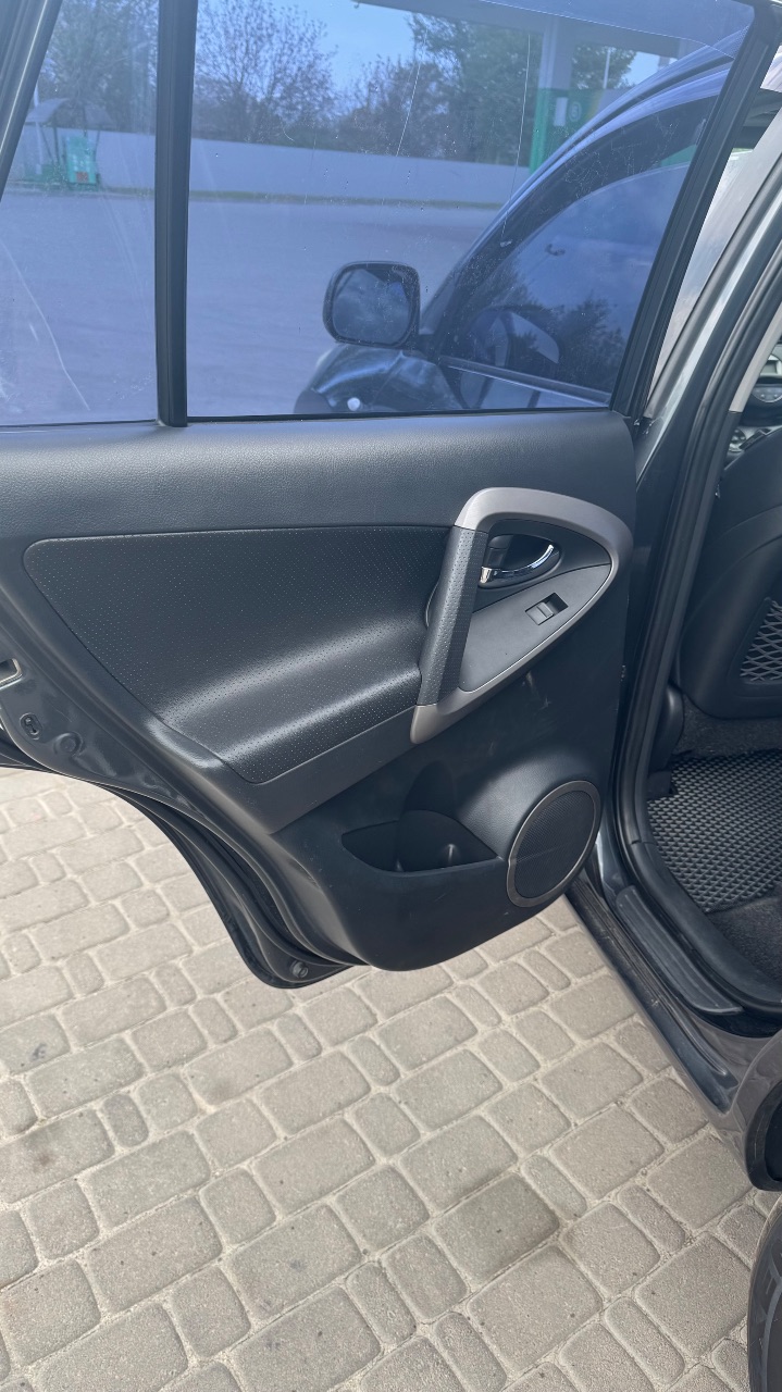 Toyota RAV4 - фото 20