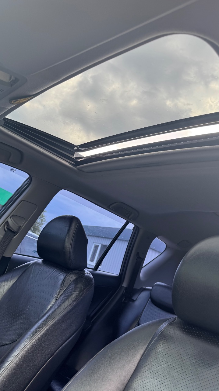 Toyota RAV4 - фото 12