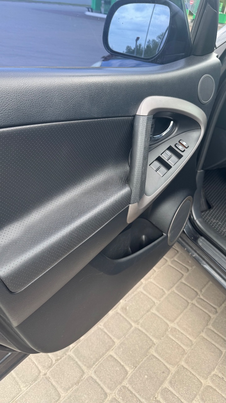 Toyota RAV4 - фото 18