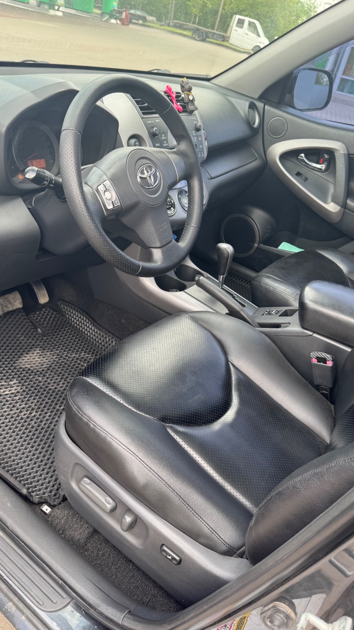 Toyota RAV4 - фото 17