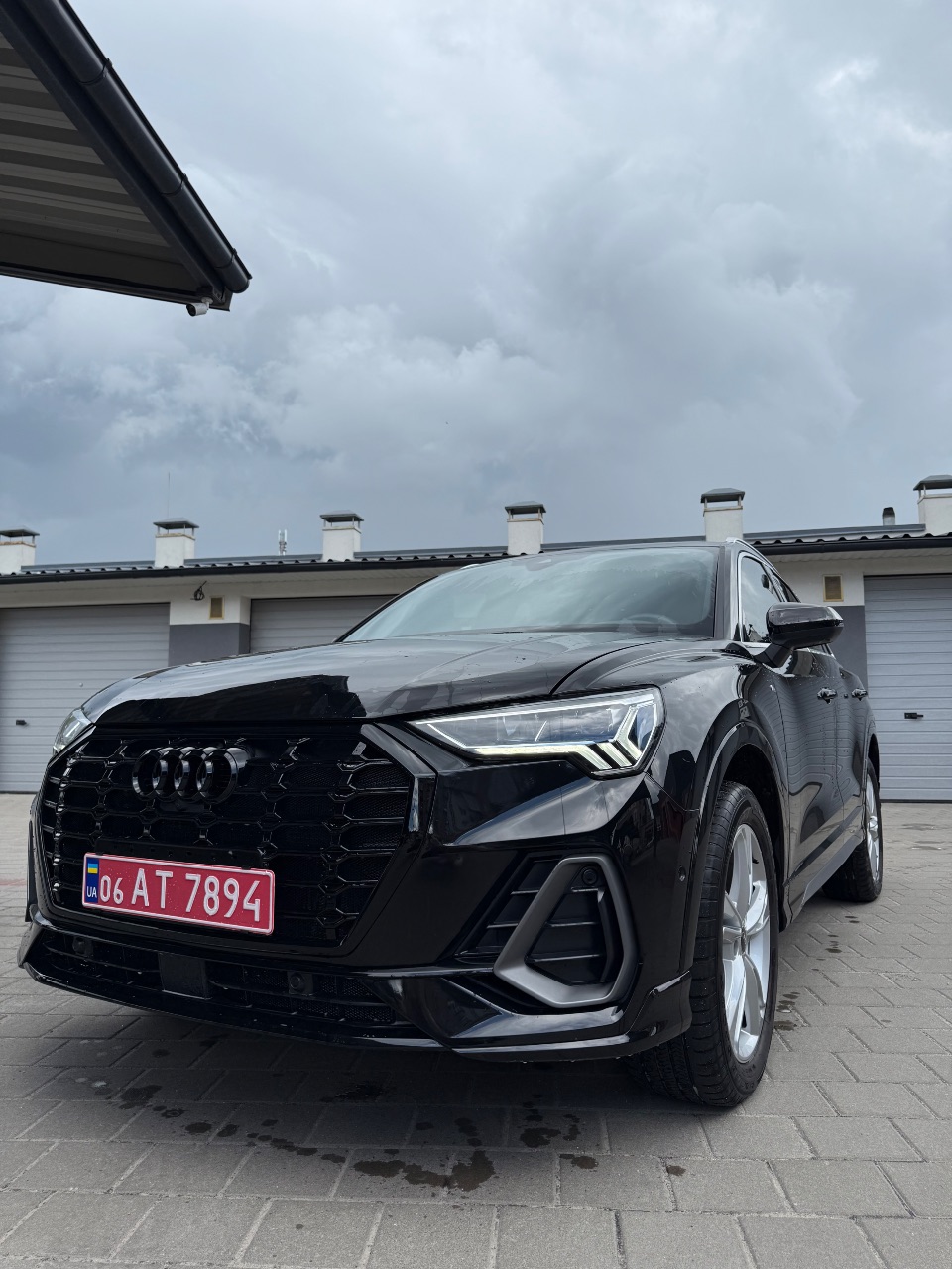 Audi Q3 - фото 12