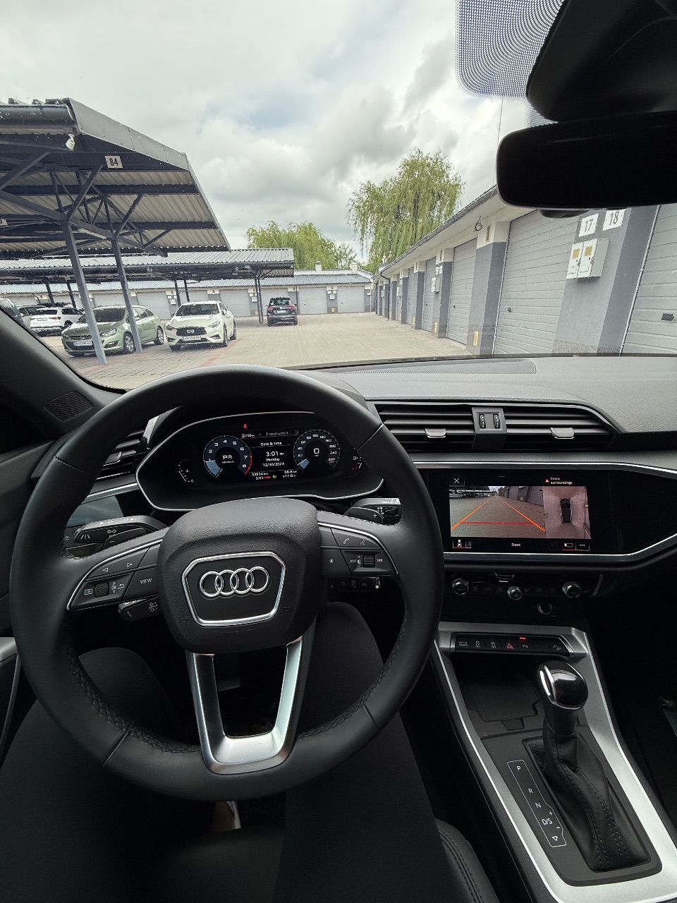 Audi Q3 - фото 11