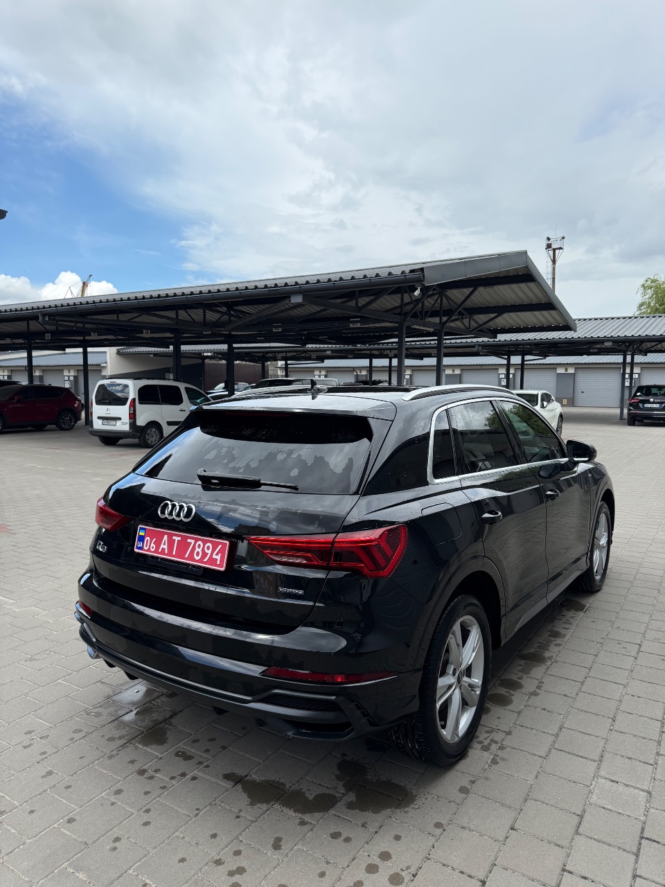 Audi Q3 - фото 8