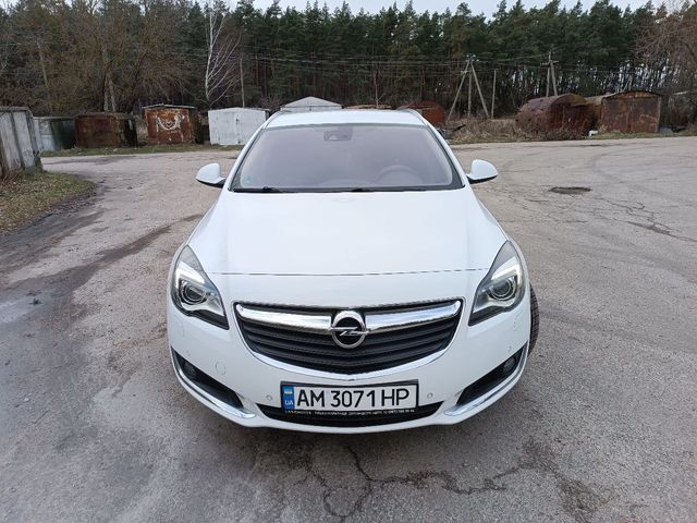 Opel Insignia - фото 1