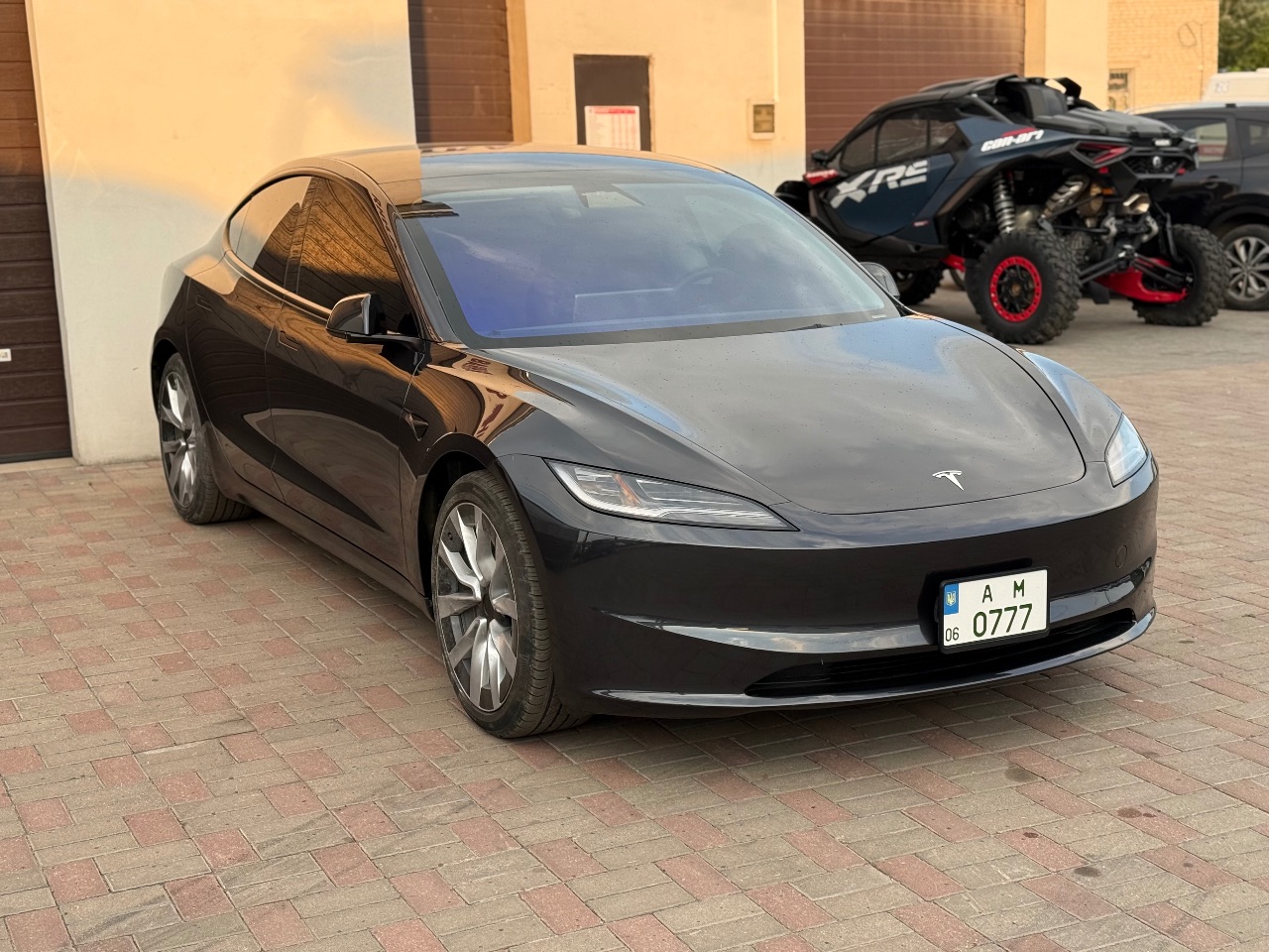 Tesla Model 3 - фото 4