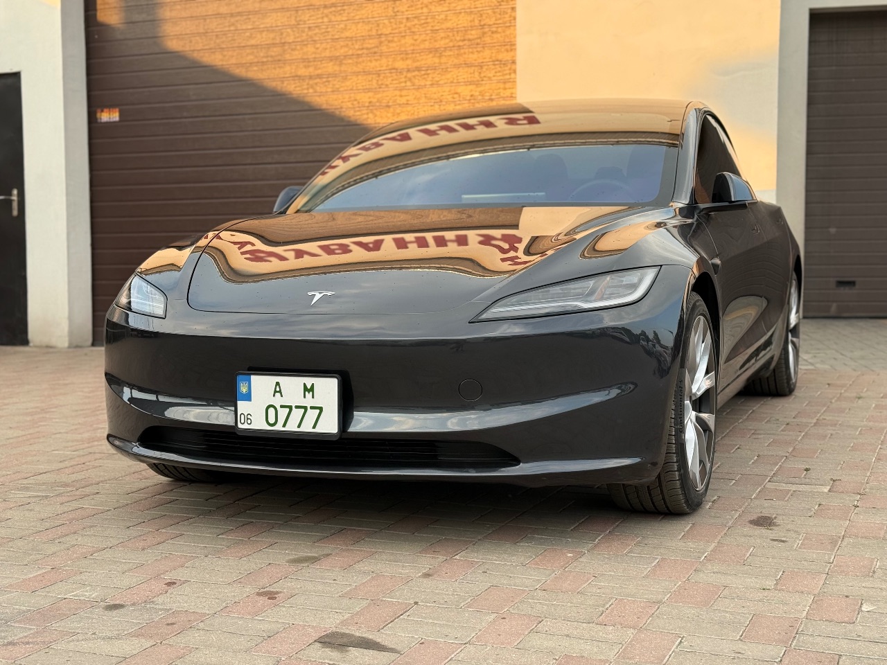Tesla Model 3 - фото 2
