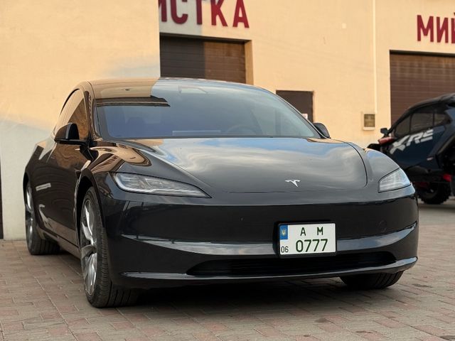 Tesla Model 3 - фото 3