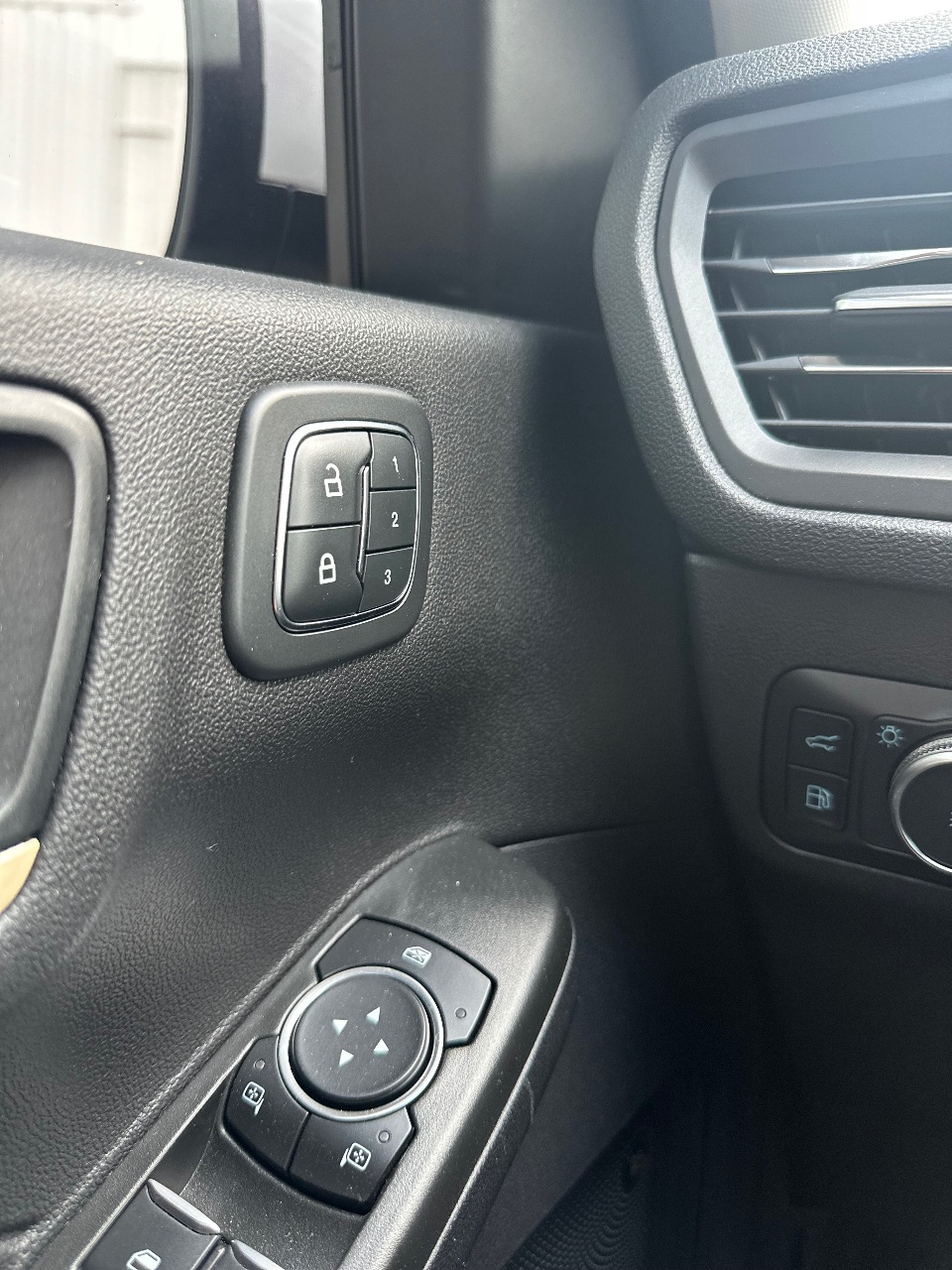 Ford Escape - фото 19