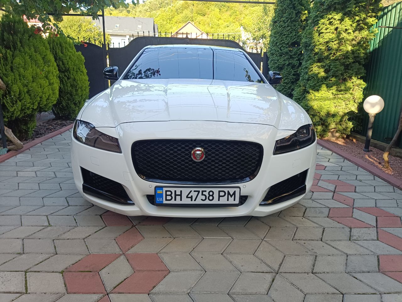 Jaguar XF - фото 14