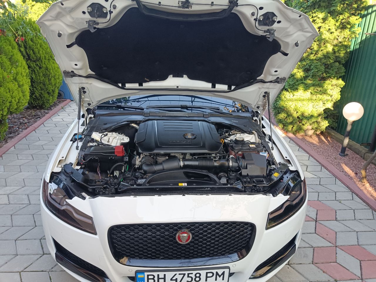 Jaguar XF - фото 16