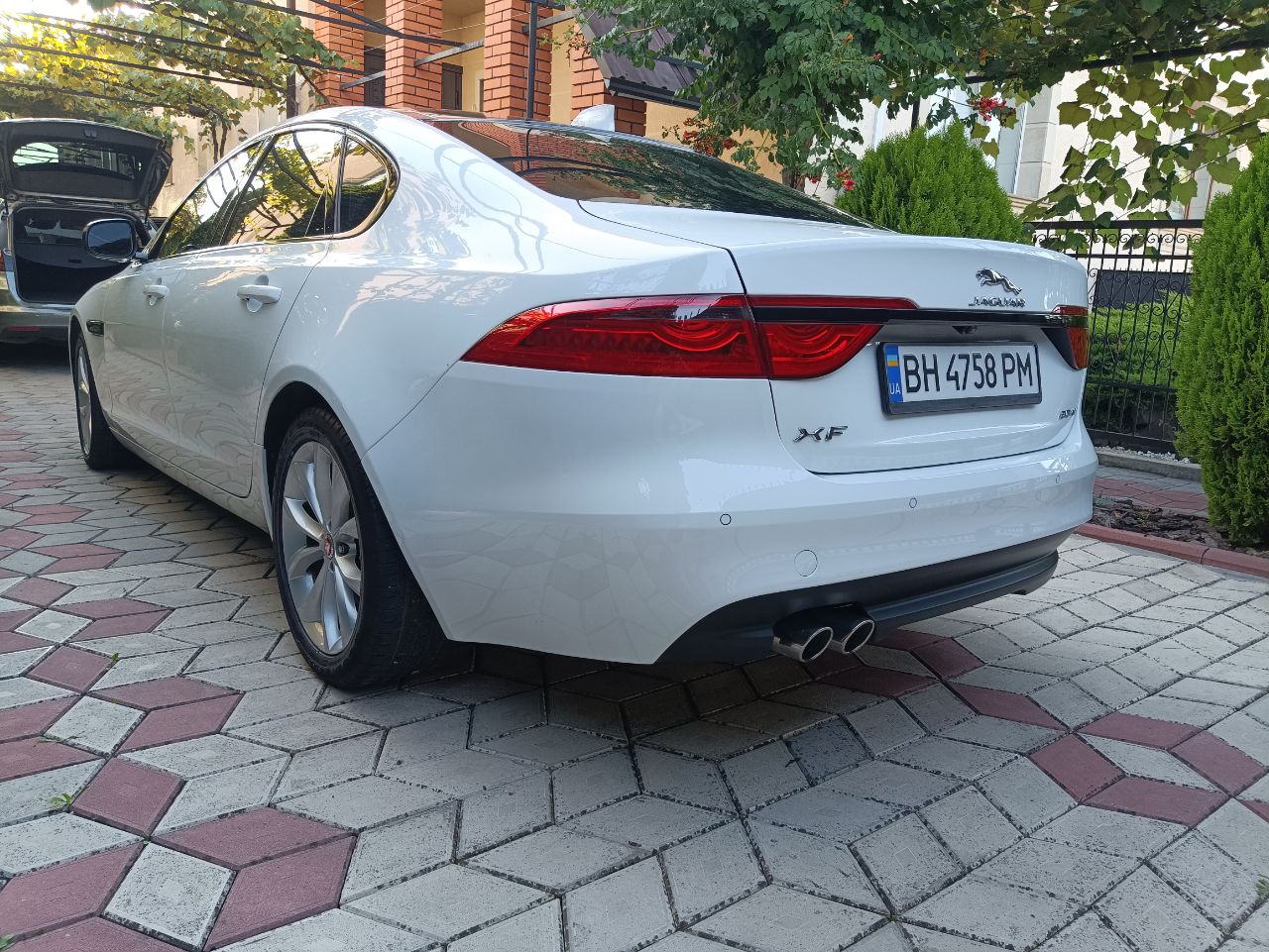 Jaguar XF - фото 13