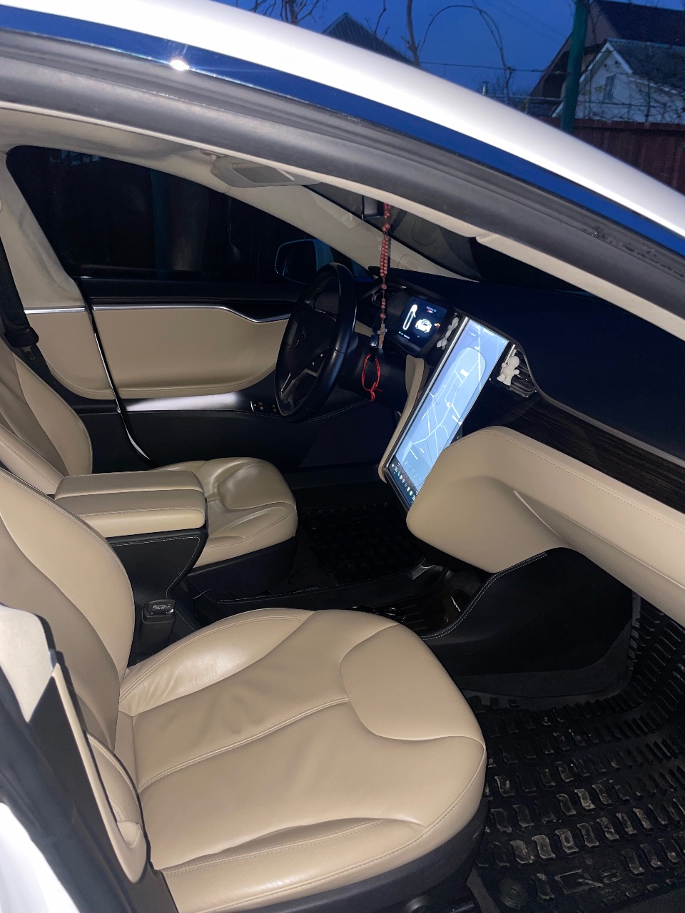Tesla Model S - фото 5