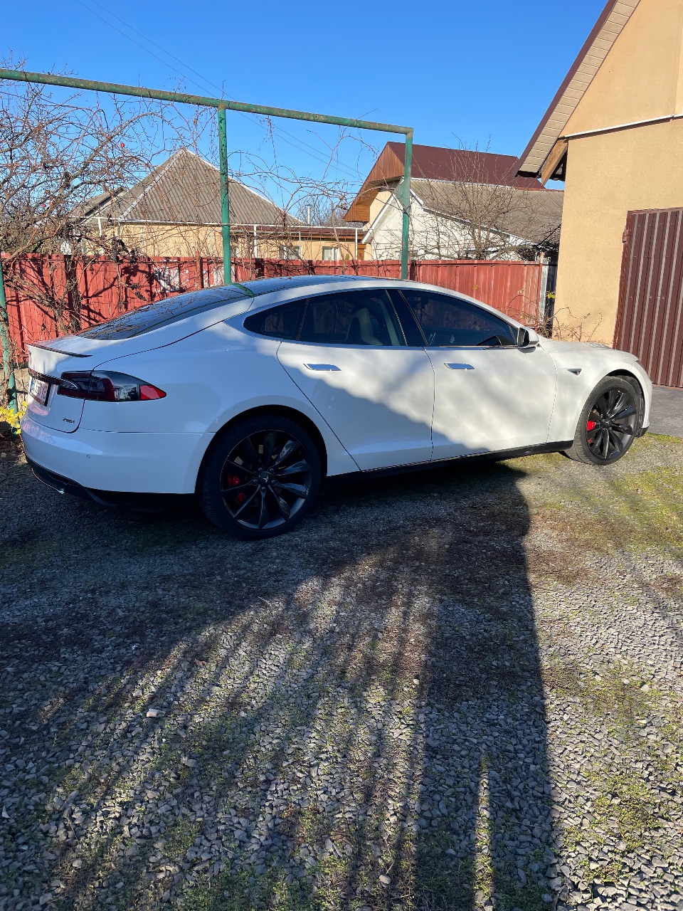 Tesla Model S - фото 8
