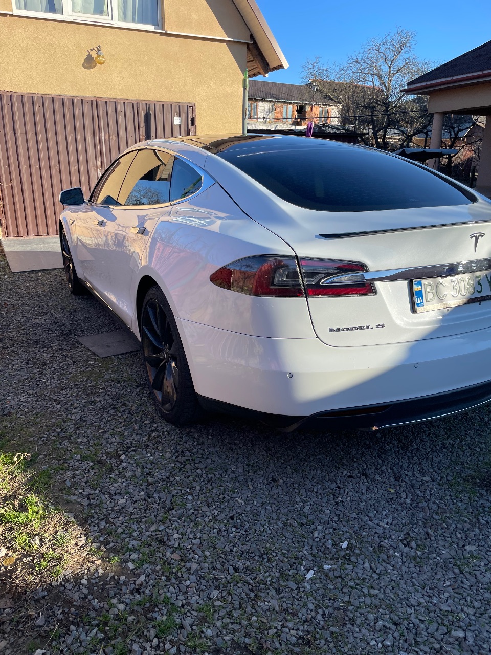 Tesla Model S - фото 2