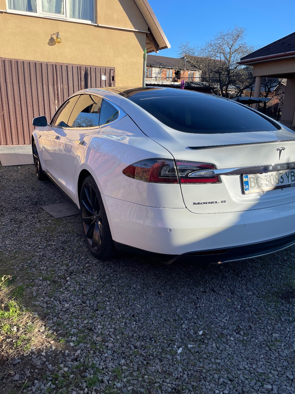 Tesla Model S - фото 7