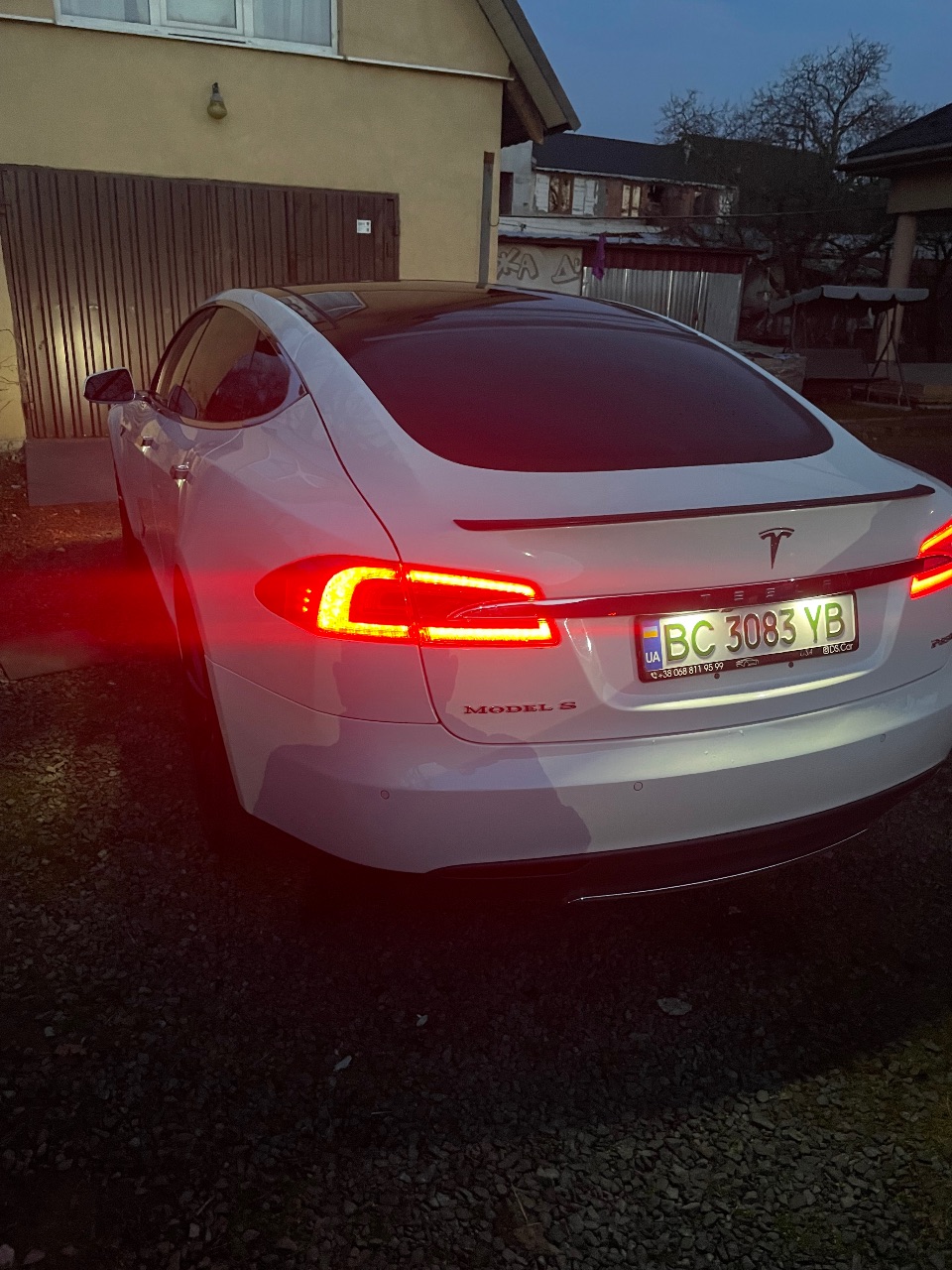 Tesla Model S - фото 9