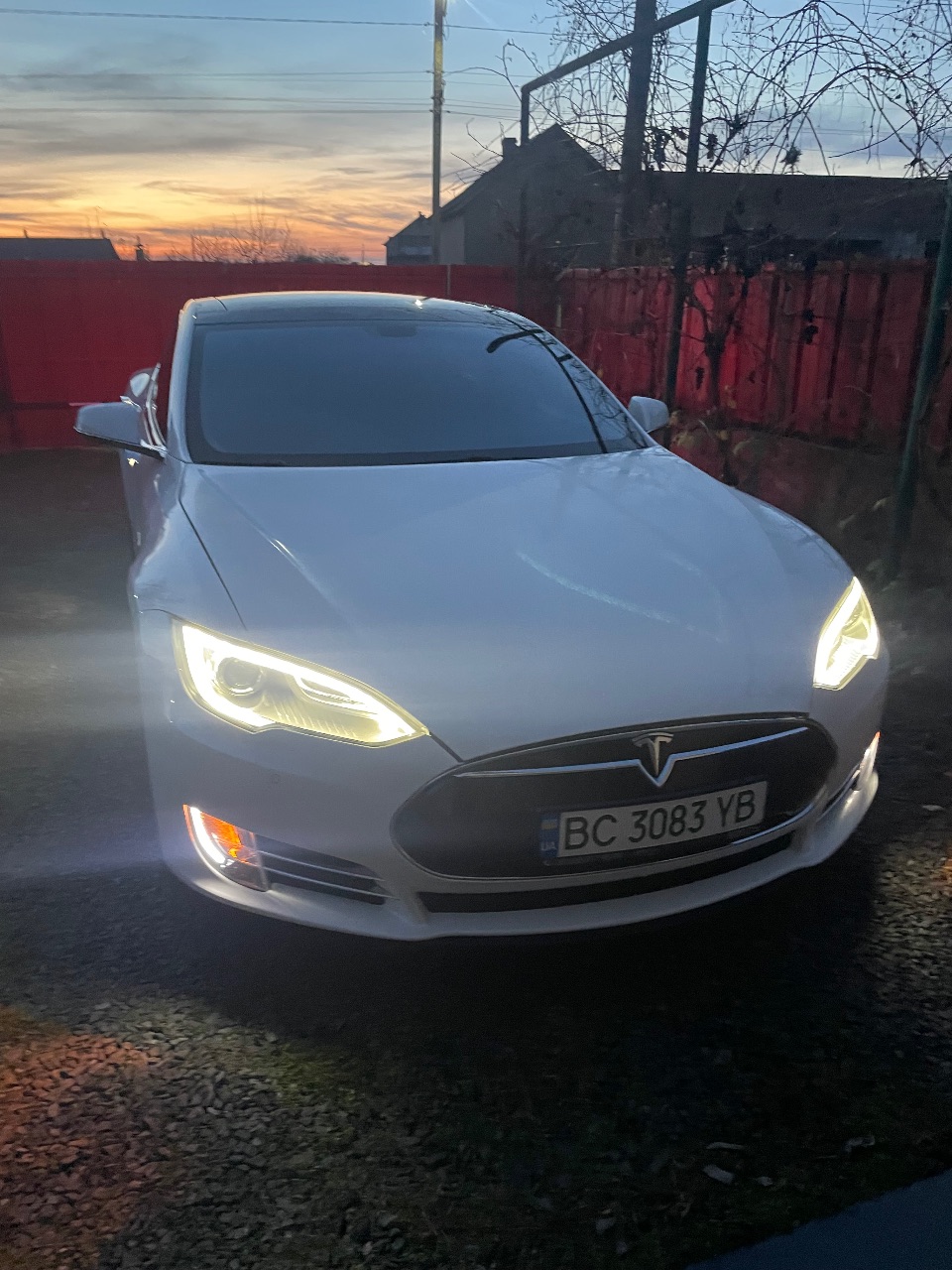 Tesla Model S - фото 11
