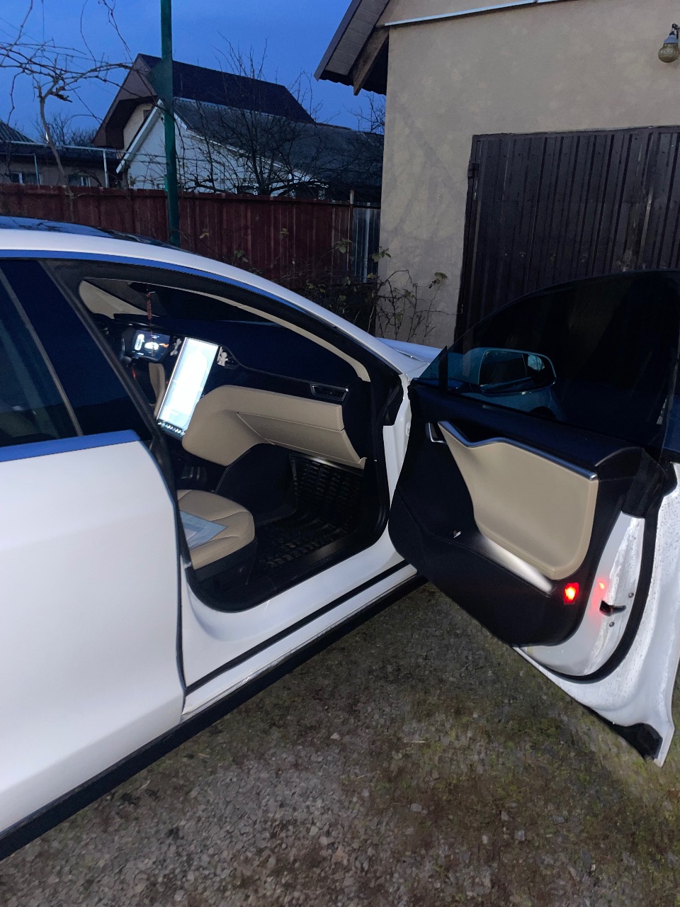 Tesla Model S - фото 4