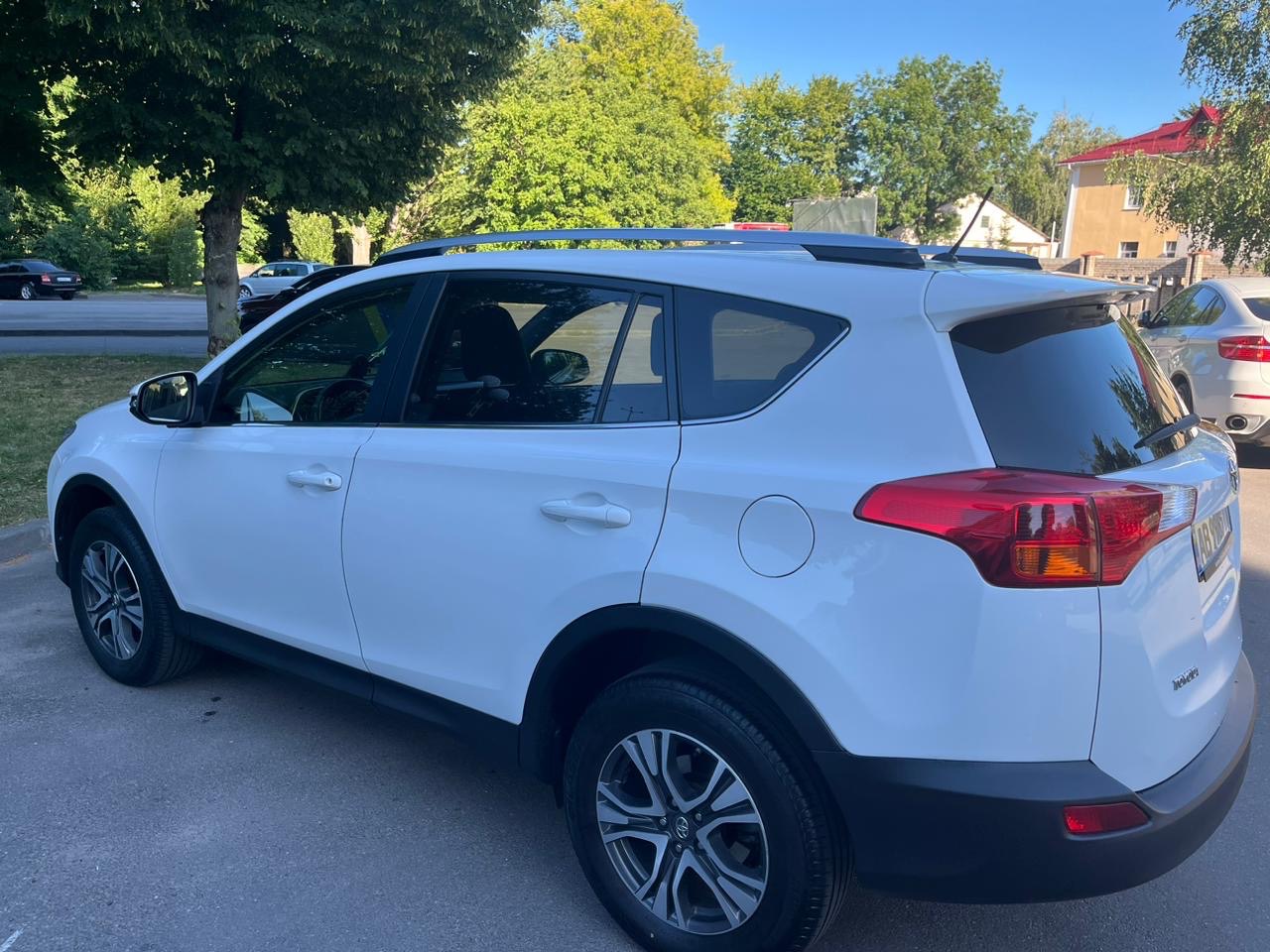 Toyota RAV4 - фото 3