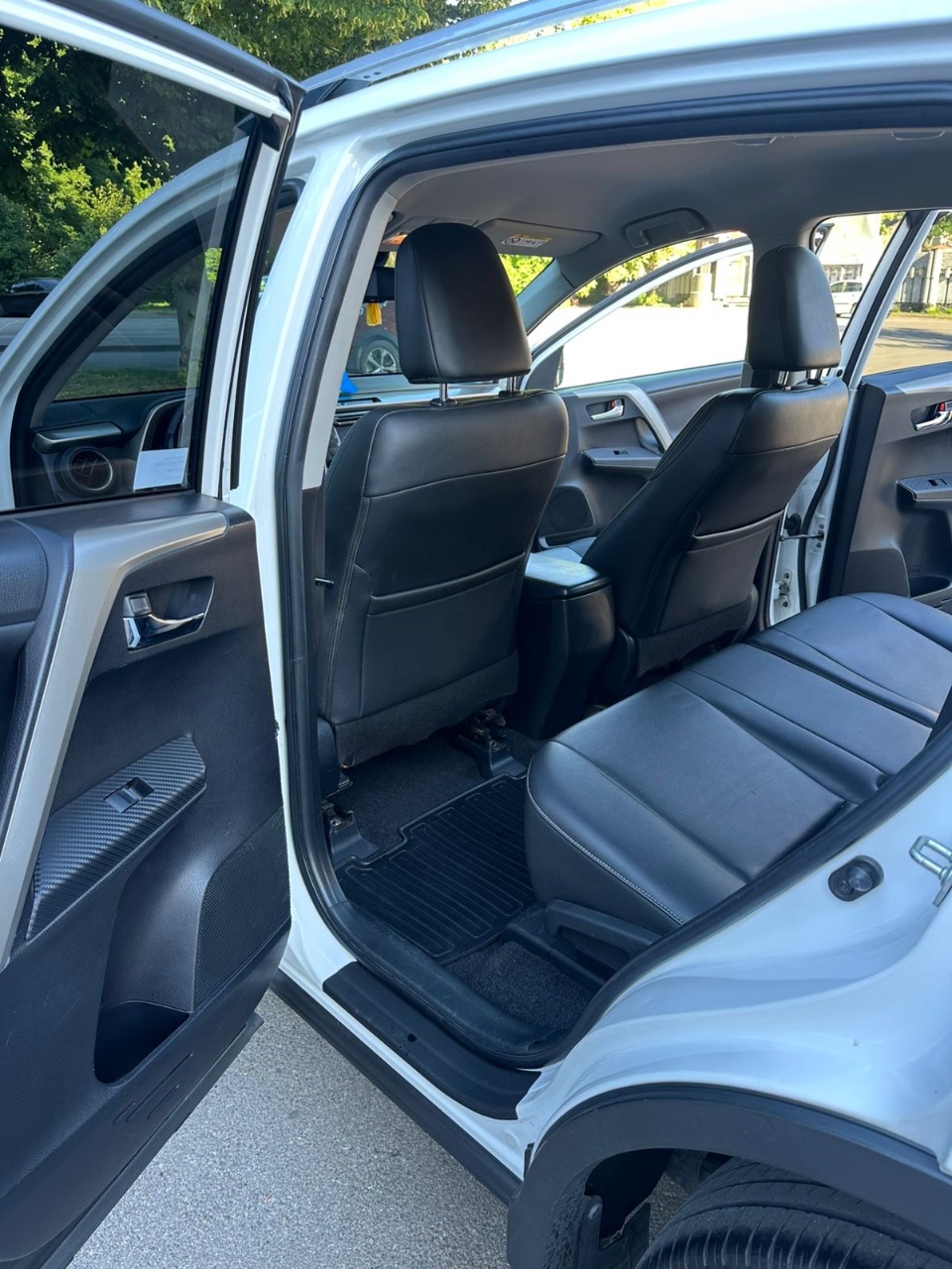 Toyota RAV4 - фото 14