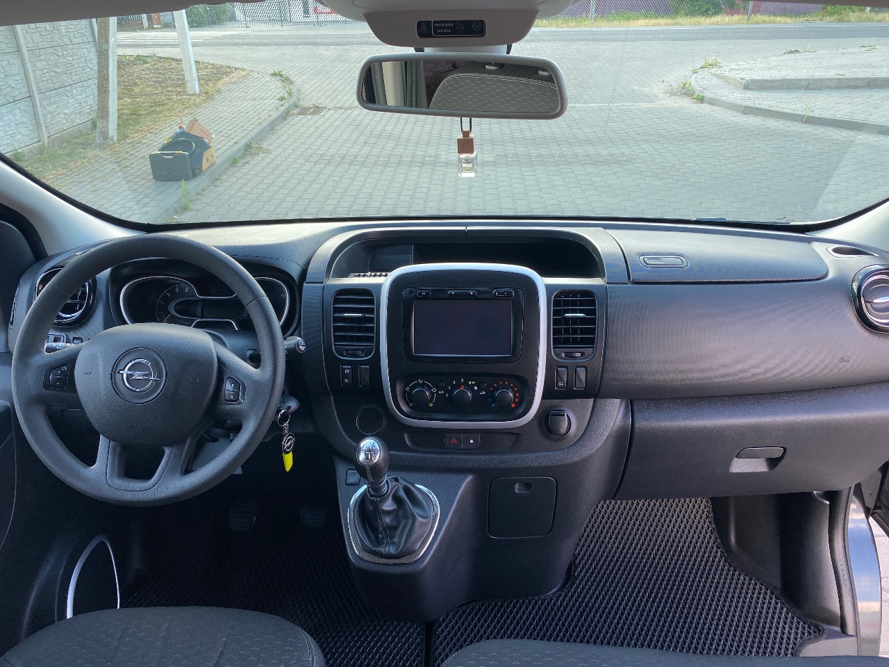 Opel Vivaro - фото 13