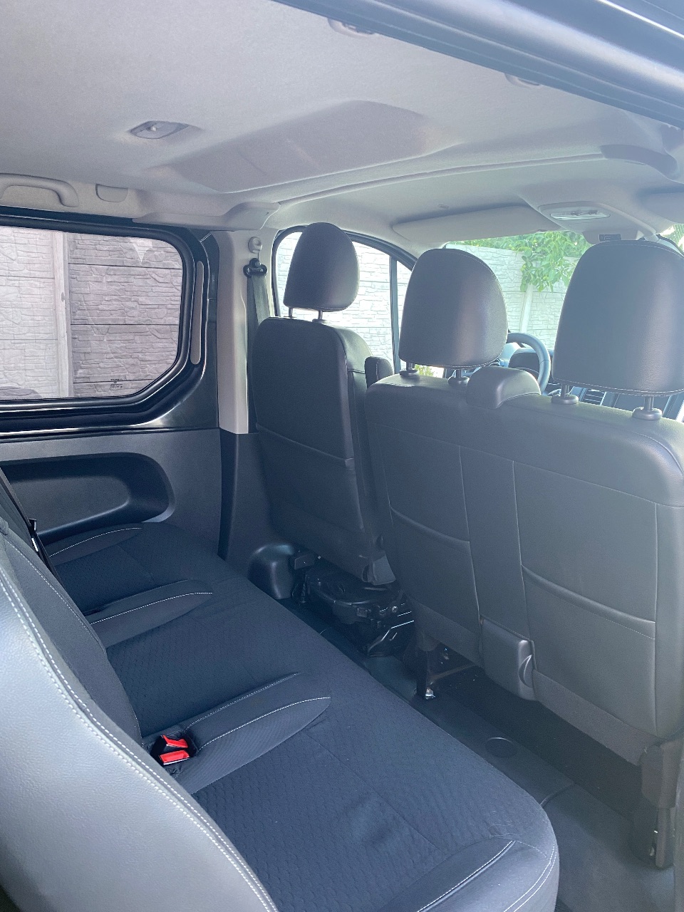 Opel Vivaro - фото 18