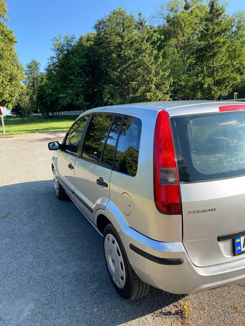 Ford Fusion - фото 12