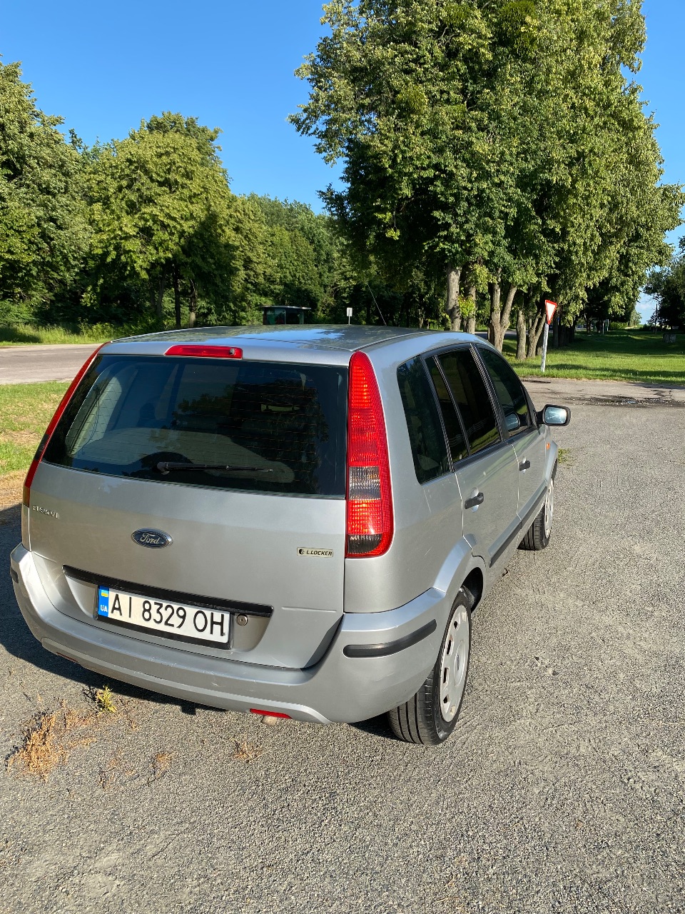 Ford Fusion - фото 10