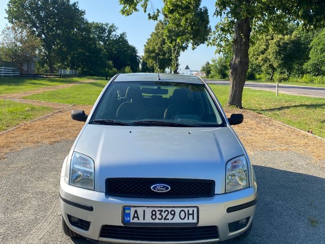 Ford Fusion - зображення 1