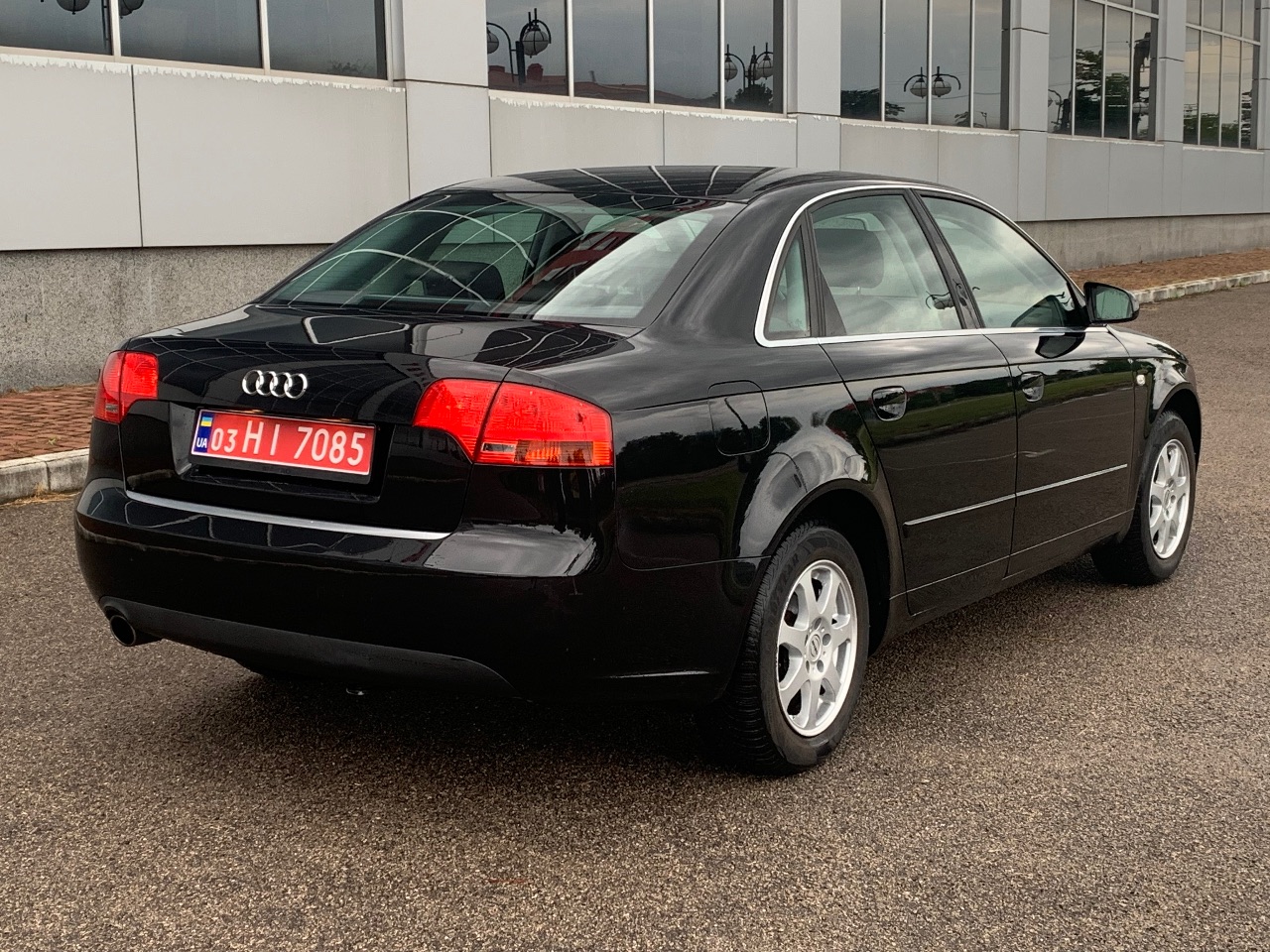 Audi A4 - фото 4