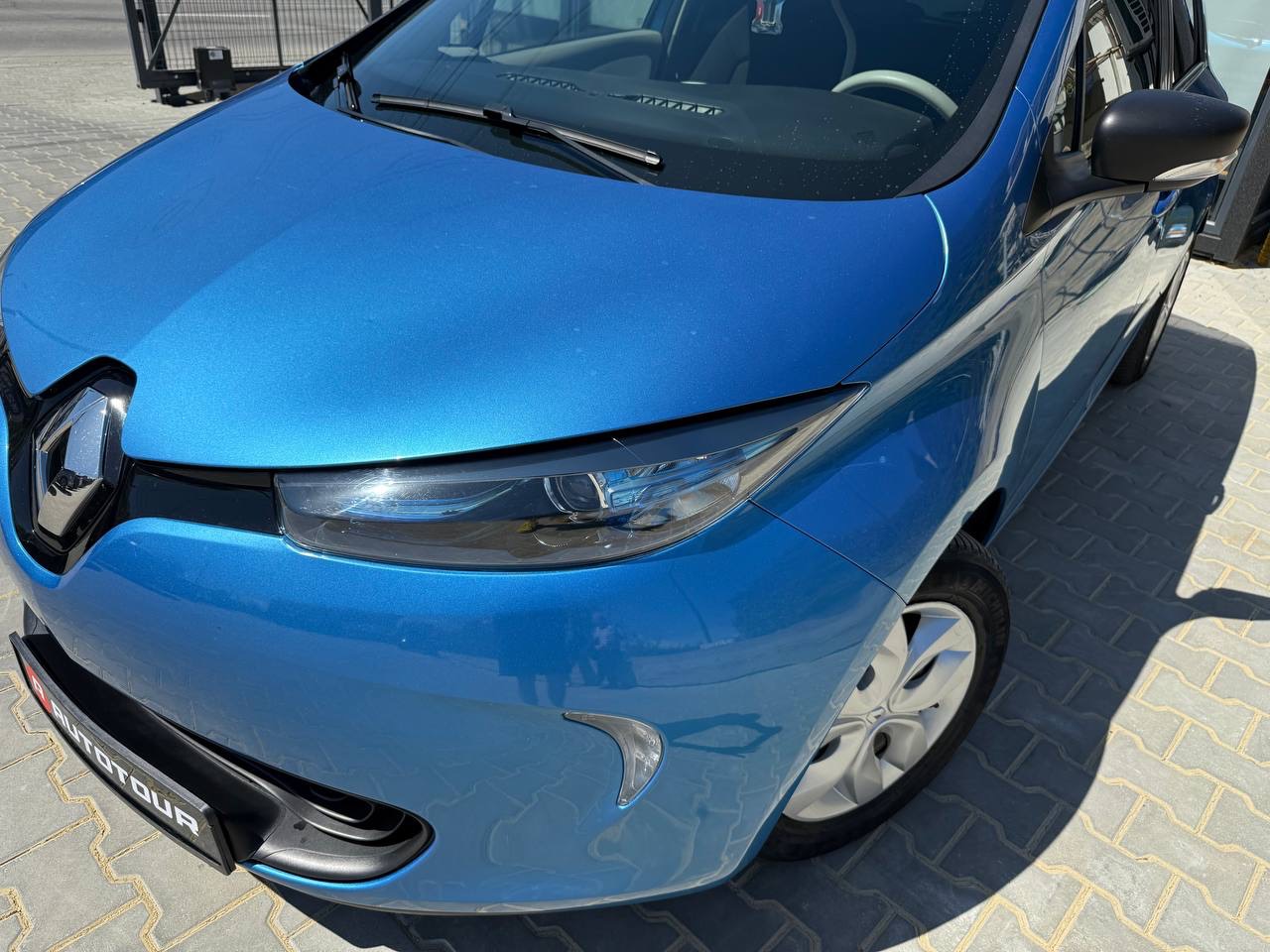 Renault ZOE - фото 3