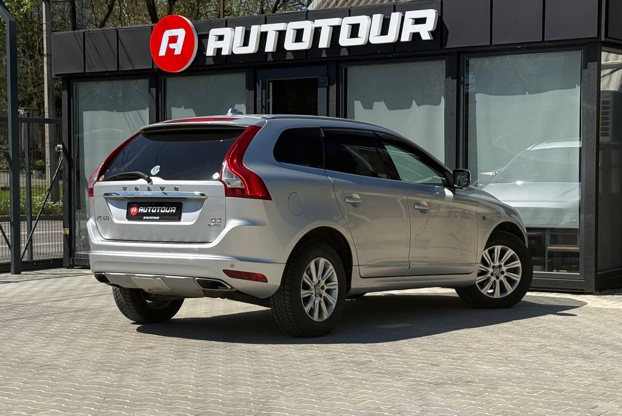 Volvo XC60 - фото 10