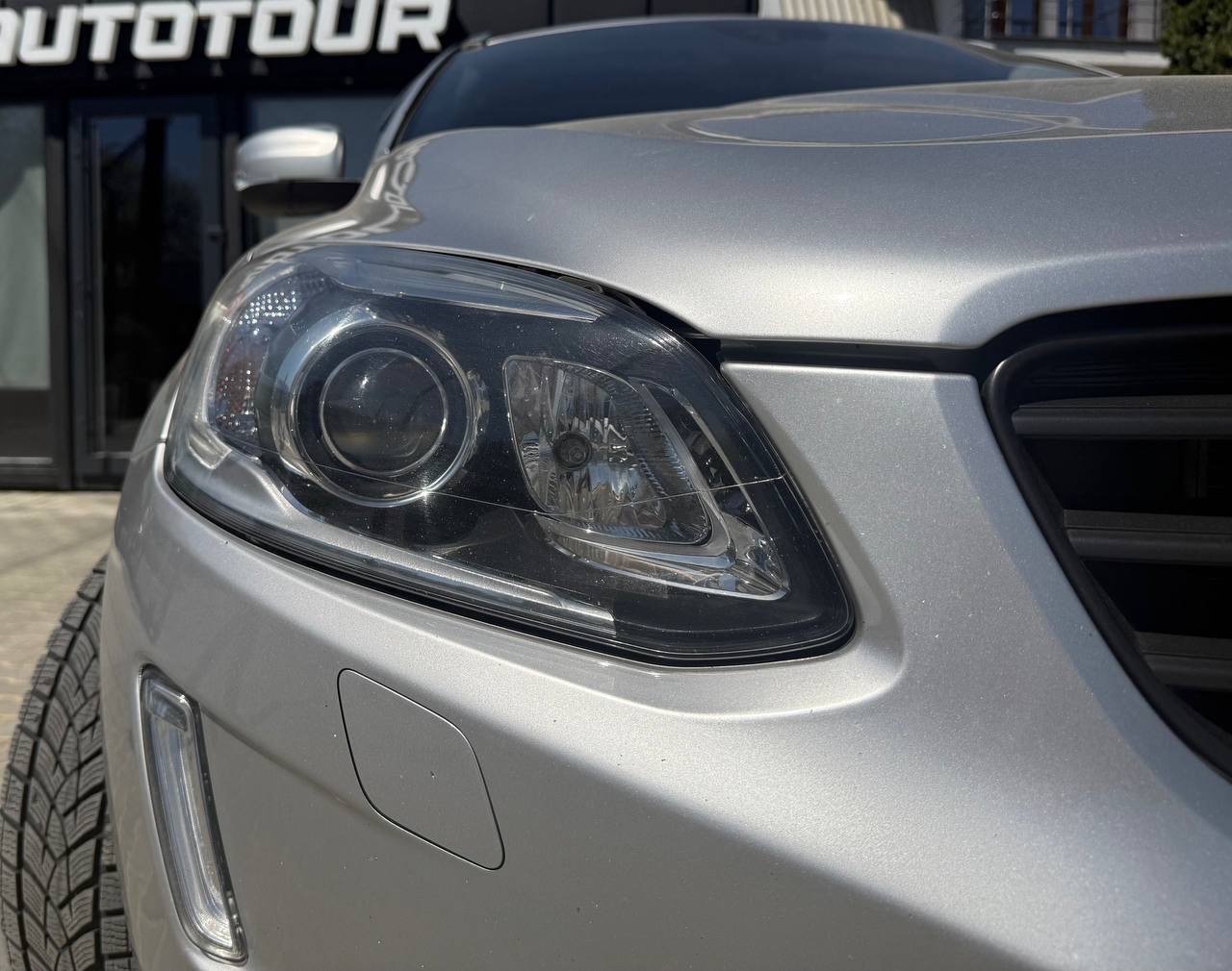 Volvo XC60 - фото 3