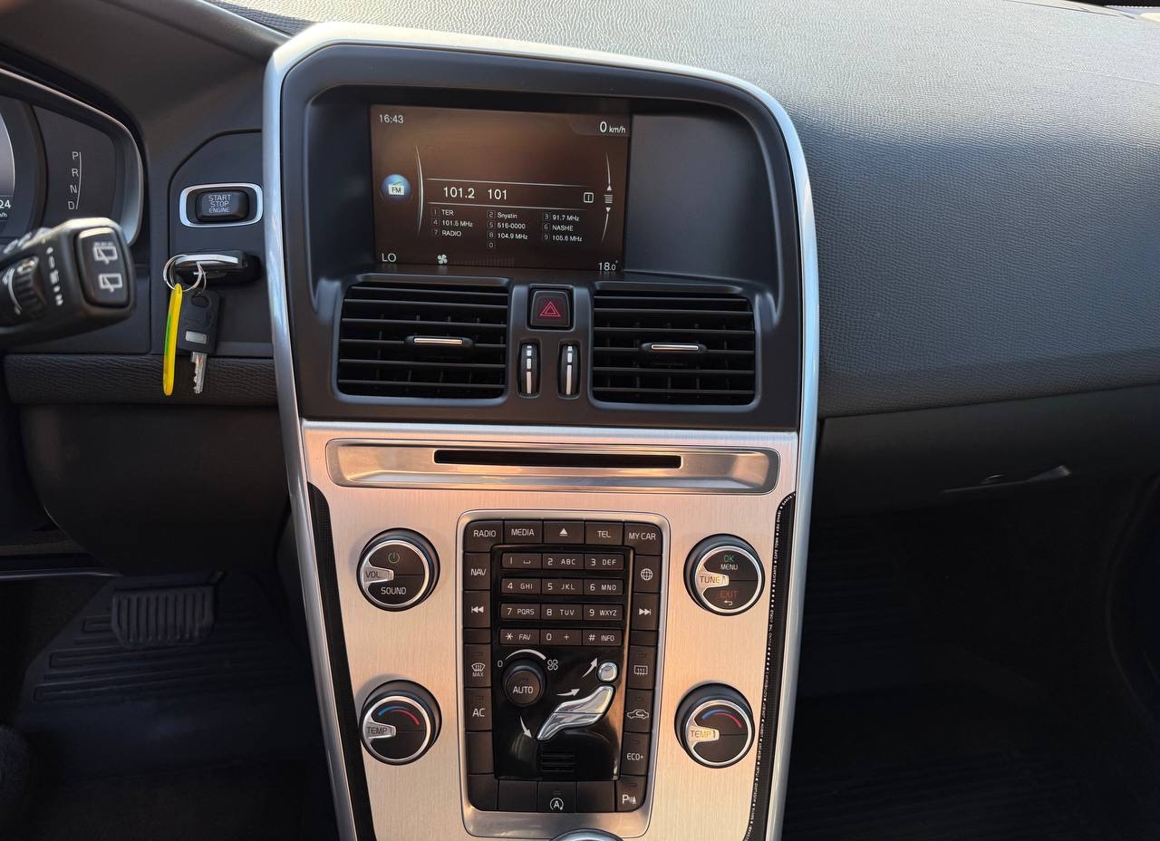 Volvo XC60 - фото 7