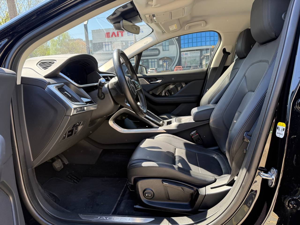 Jaguar I-Pace - фото 4