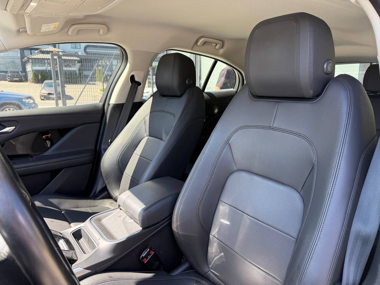 Jaguar I-Pace - фото 5