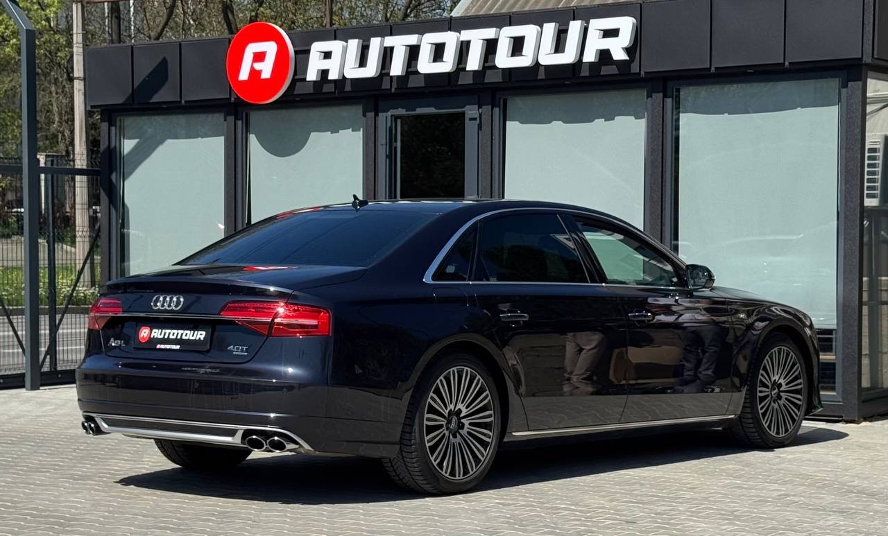 Audi A8 - фото 10