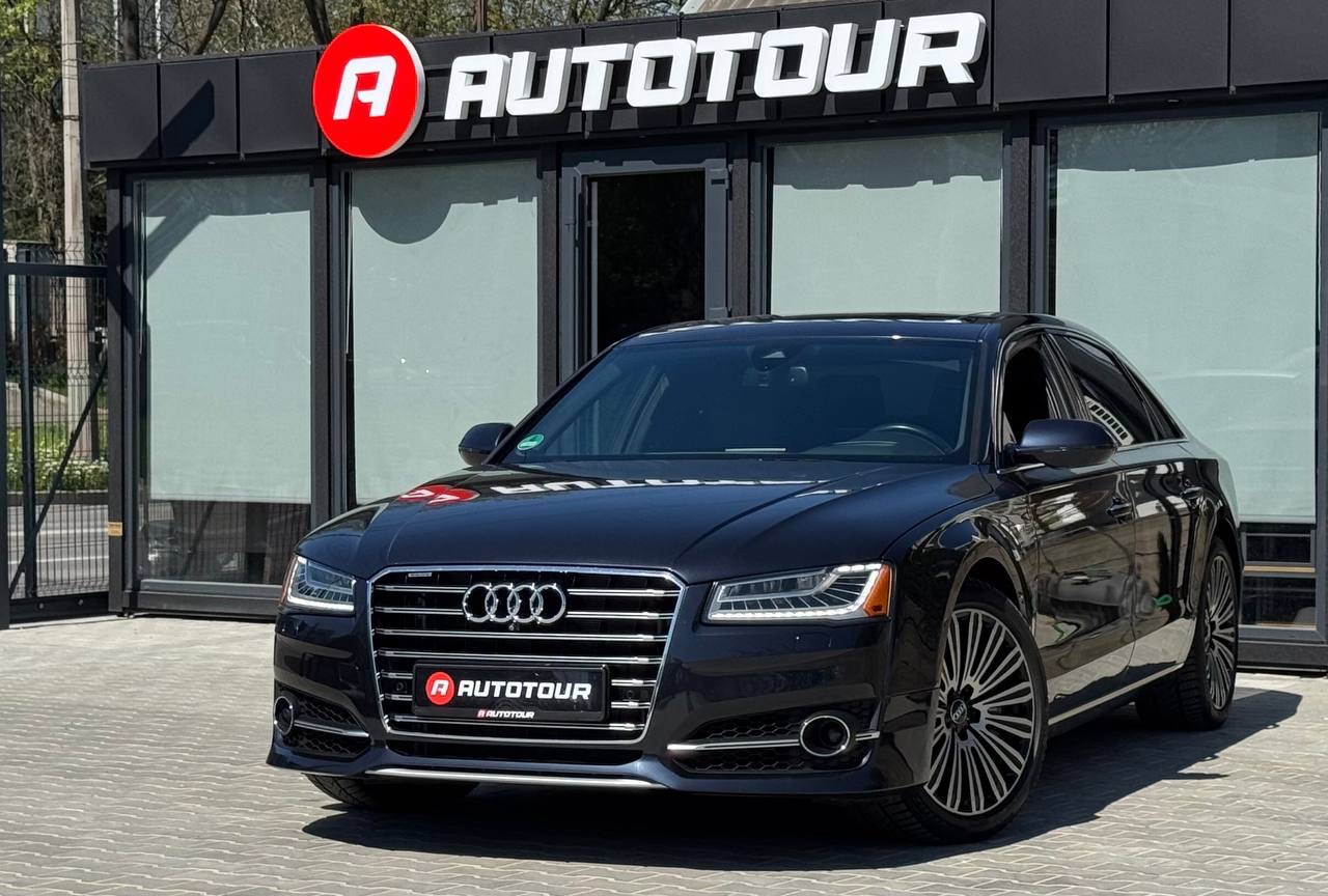 Audi A8 - фото 1