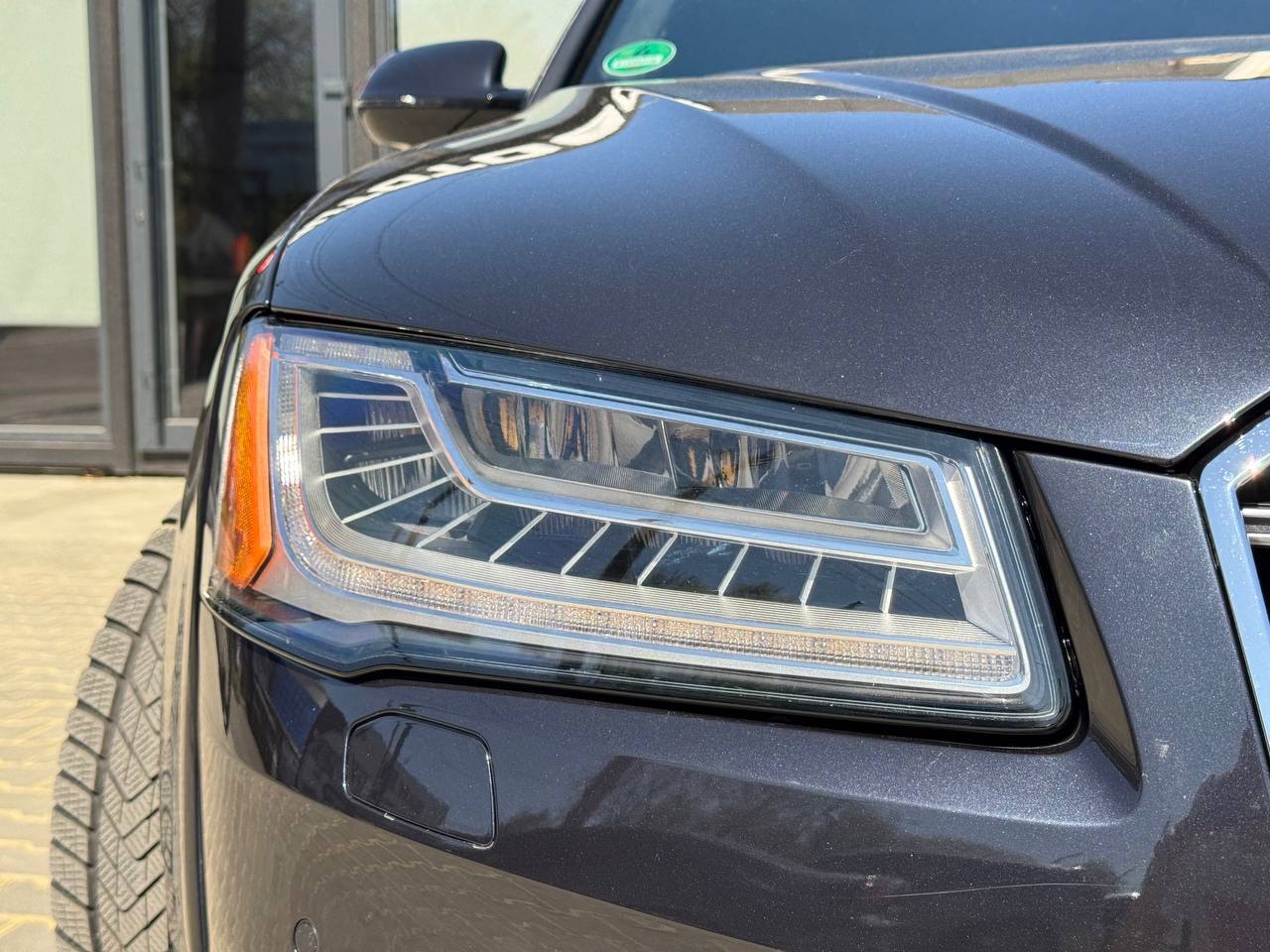 Audi A8 - фото 3