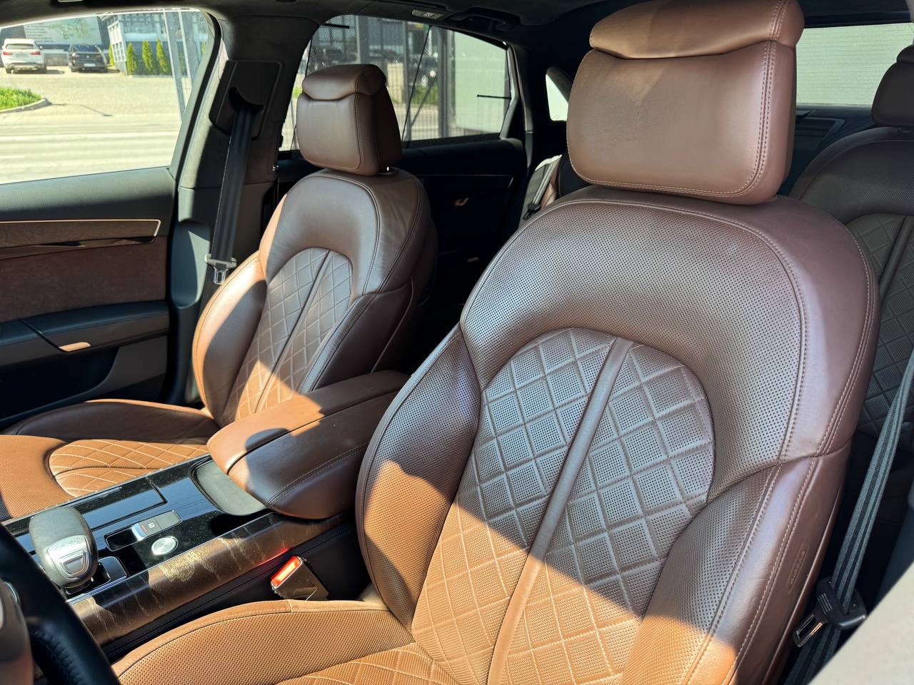 Audi A8 - фото 5