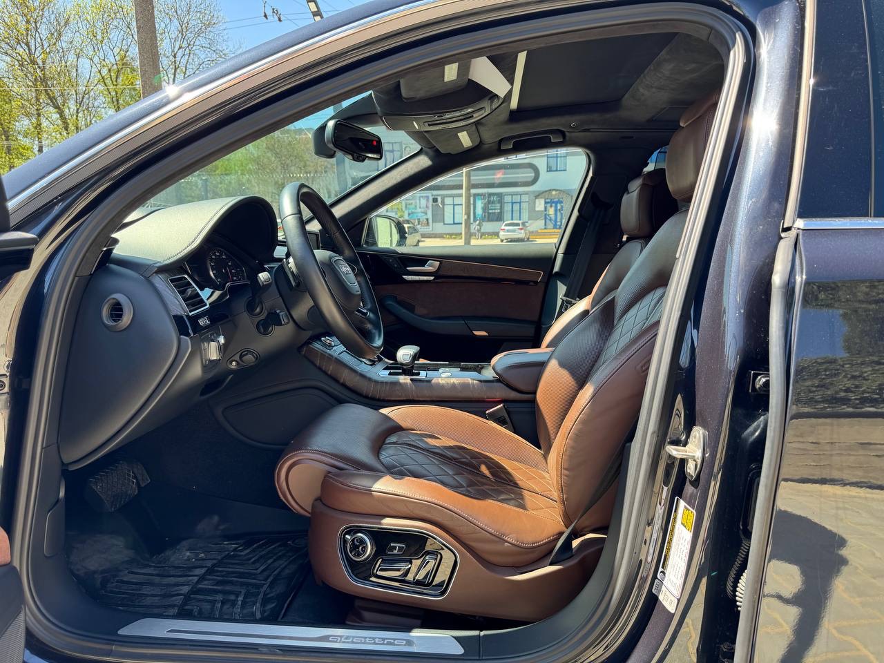 Audi A8 - фото 4