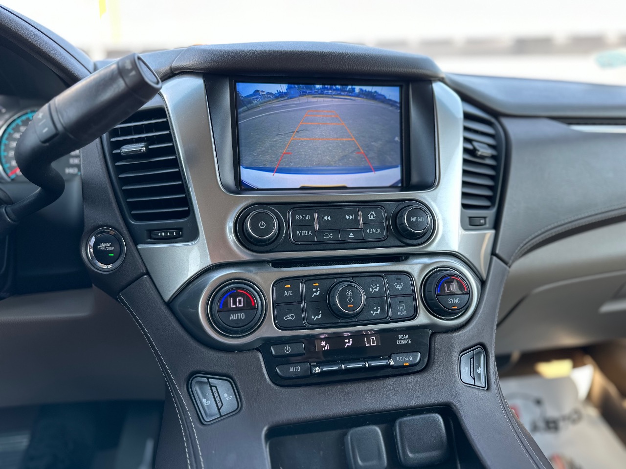 Chevrolet Suburban - фото 27