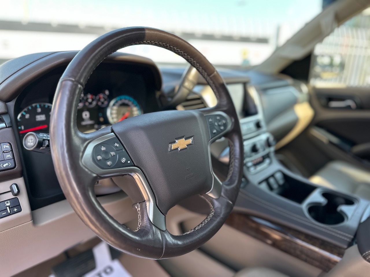 Chevrolet Suburban - фото 25