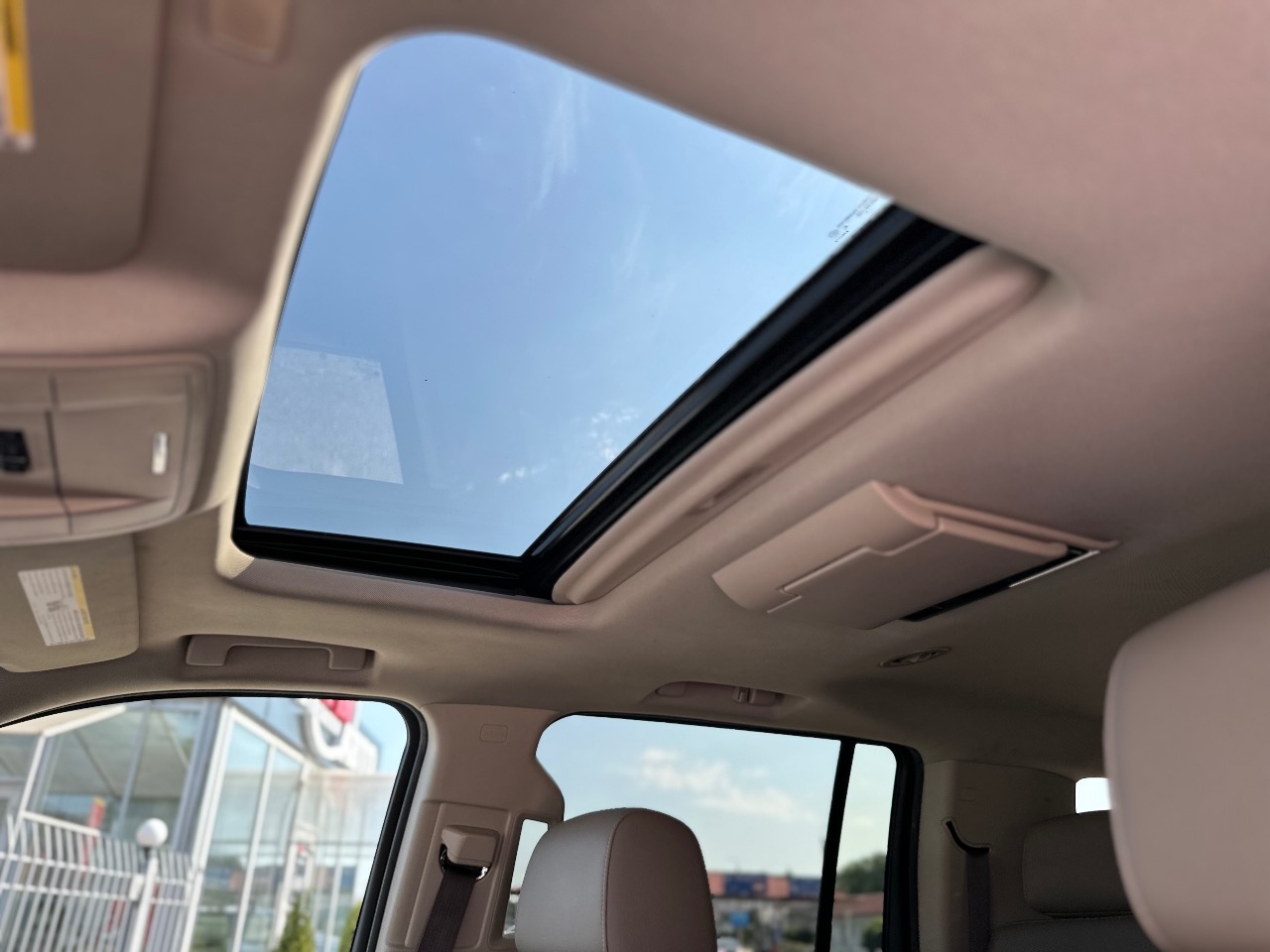 Chevrolet Suburban - фото 9