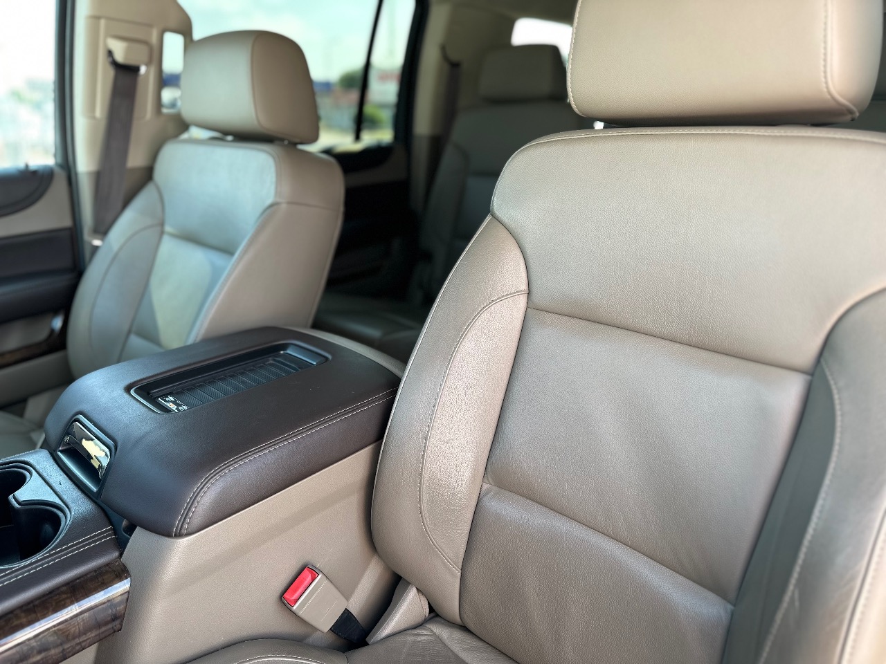 Chevrolet Suburban - фото 12