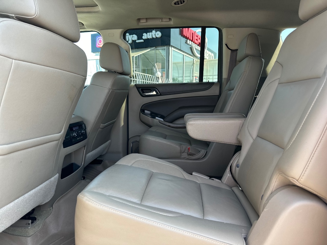 Chevrolet Suburban - фото 19