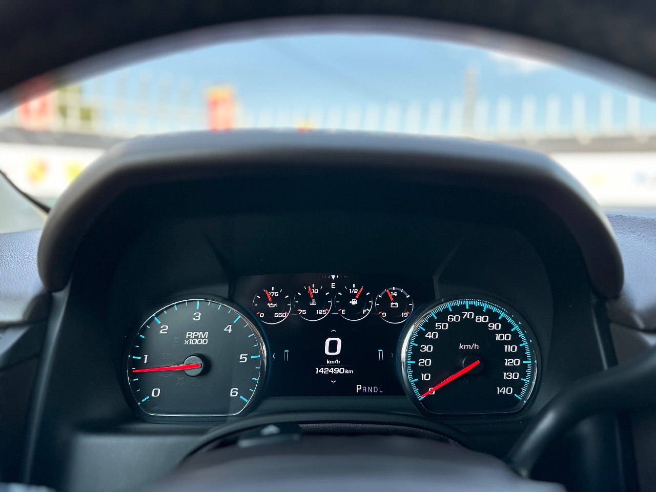 Chevrolet Suburban - фото 11